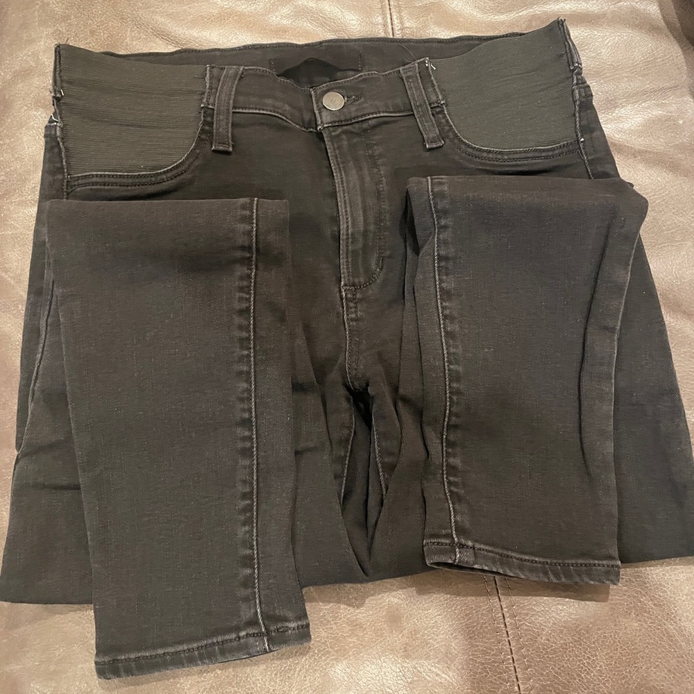 Joes maternity denim. Skinny, midrise. Icon cut.